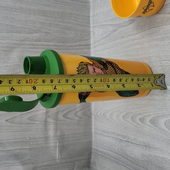 Tupperware Aquaman Snack Set - Picture 8 of 9